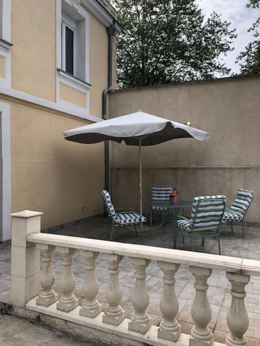 Top Appartement 10 Minutes De Disney Шеси Екстериор снимка
